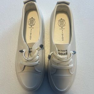 Women's Cream Sneakers
